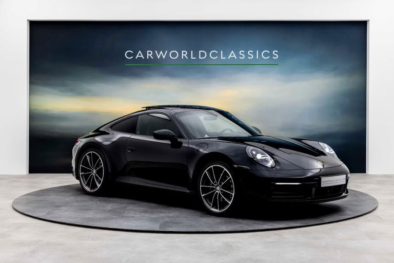 Porsche 992 Carrera 4