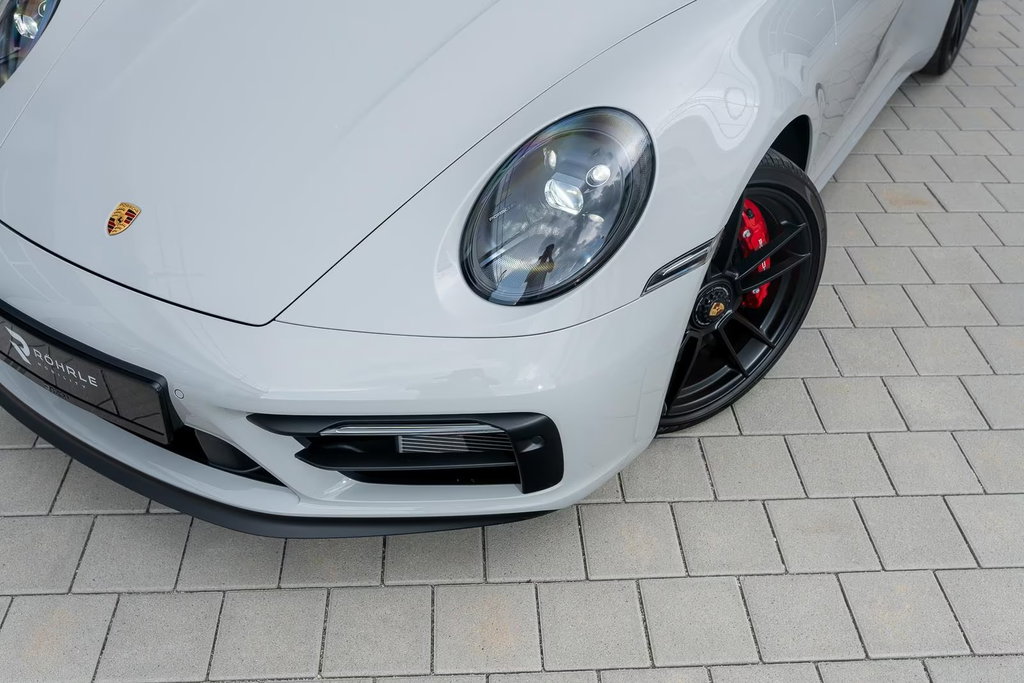 Porsche 992 Carrera GTS