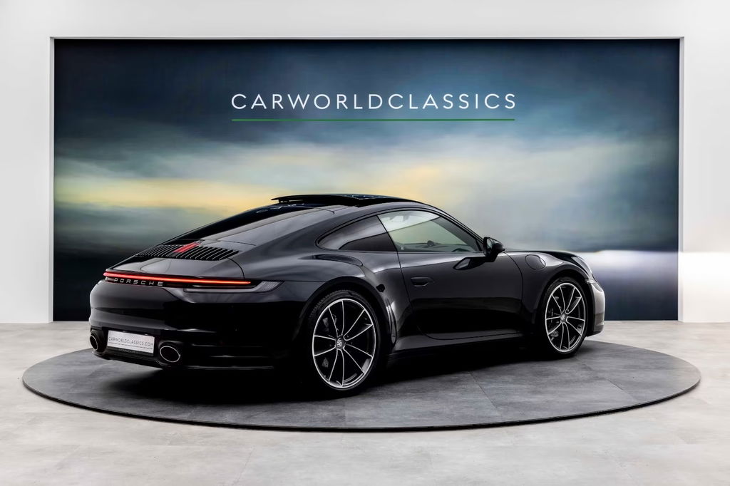 Porsche 992 Carrera 4