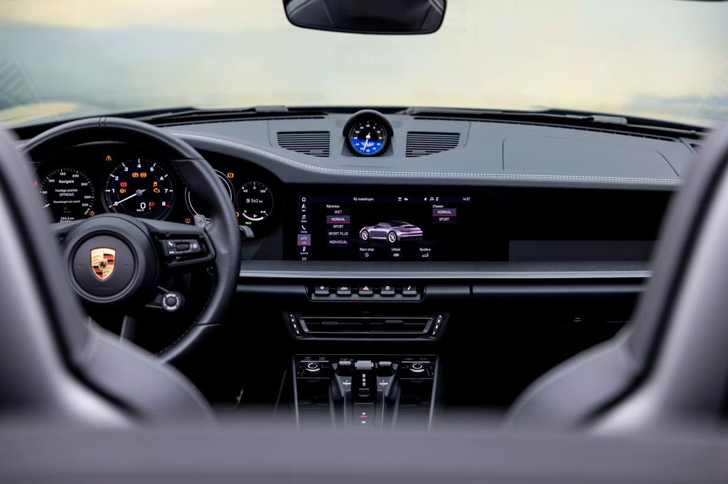 Porsche 992 Carrera 4S