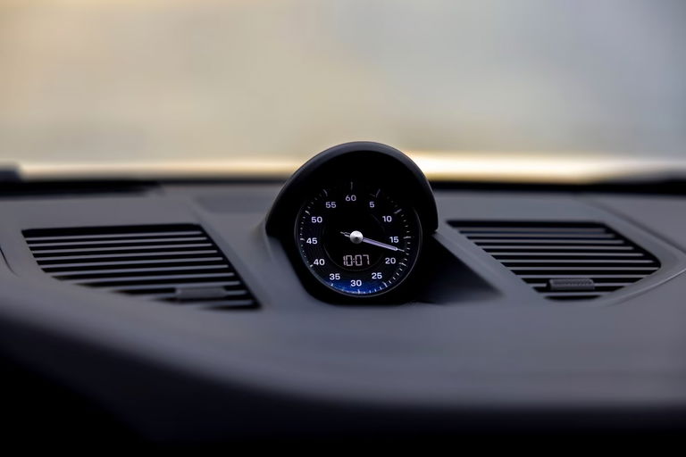 Porsche 992 Carrera 4