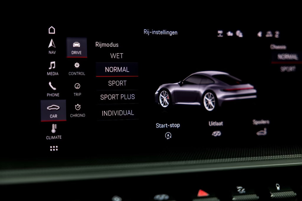 Porsche 992 Carrera 4