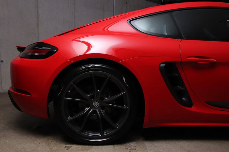 Porsche 718 Cayman T