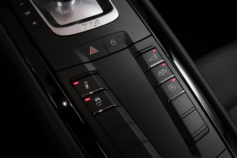 Porsche 718 Cayman T