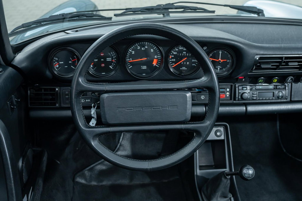 Porsche 911 Carrera 3.2