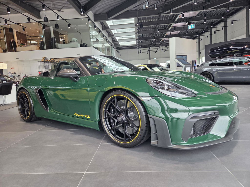 Porsche 718 Spyder RS