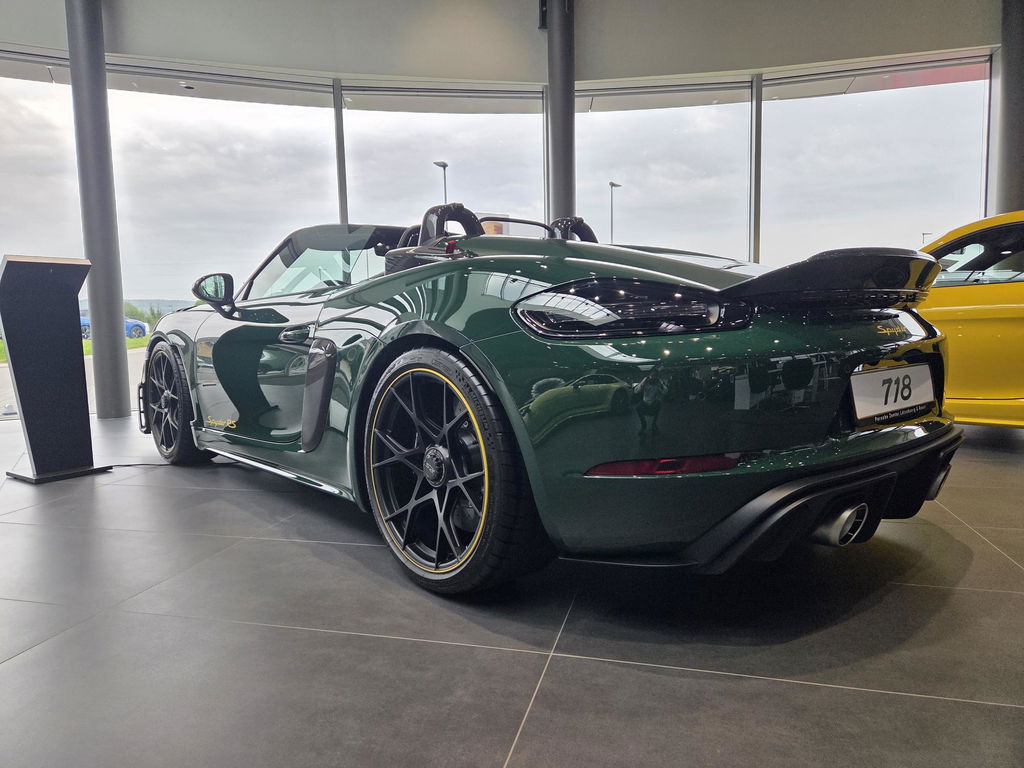 Porsche 718 Spyder RS