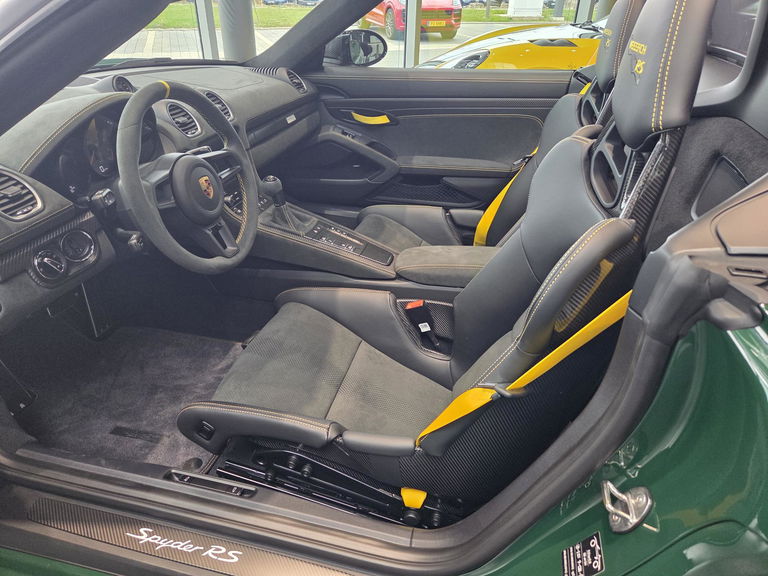 Porsche 718 Spyder RS