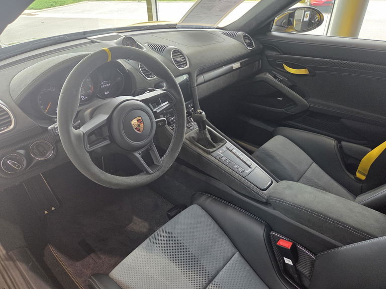 Porsche 718 Cayman GT4 RS