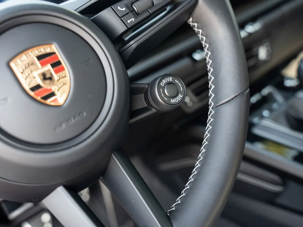 Porsche 992 GT3 Touring