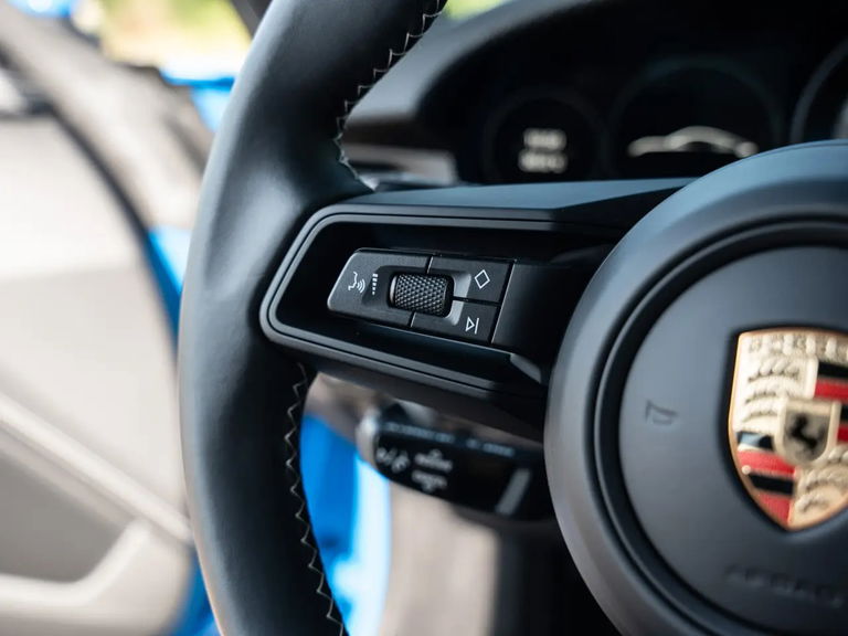 Porsche 992 GT3 Touring