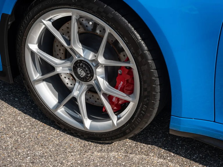 Porsche 992 GT3 Touring