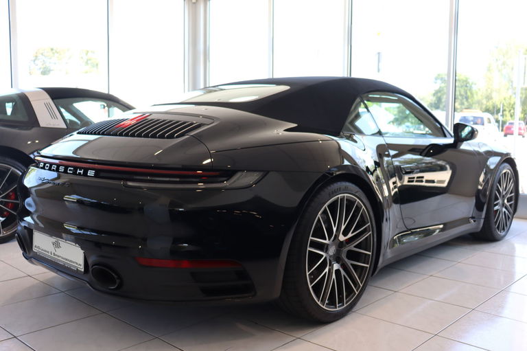 Porsche 992 Carrera 4S