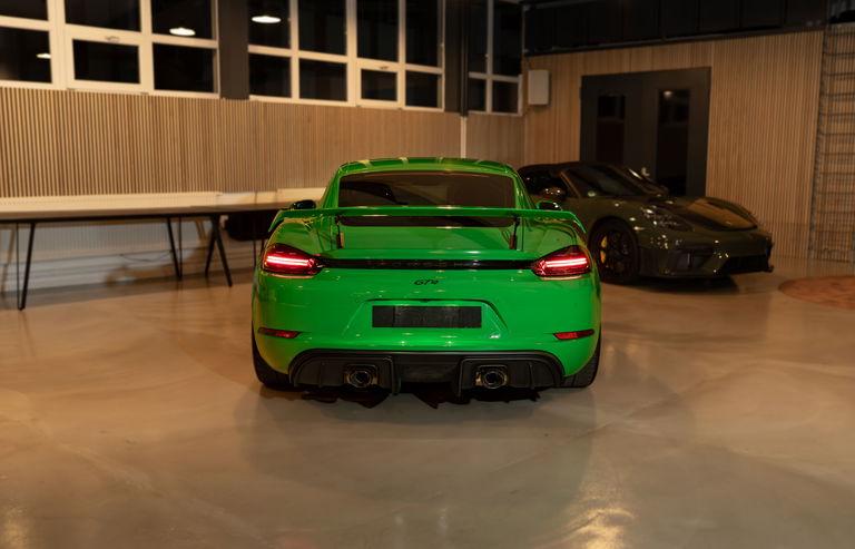 Porsche 718 Cayman GT4
