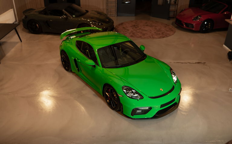 Porsche 718 Cayman GT4