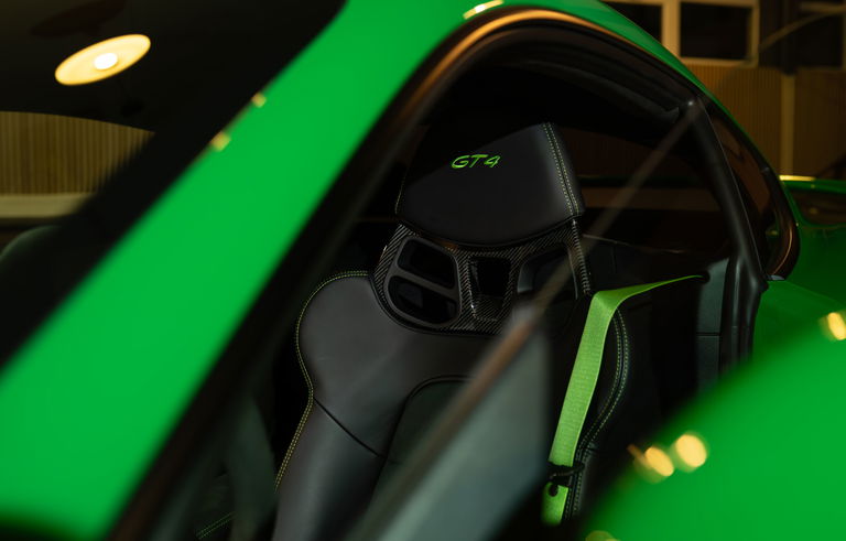 Porsche 718 Cayman GT4