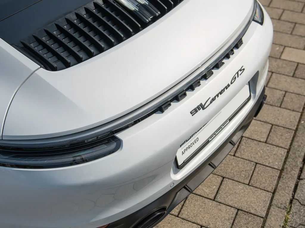 Porsche 992 Carrera GTS