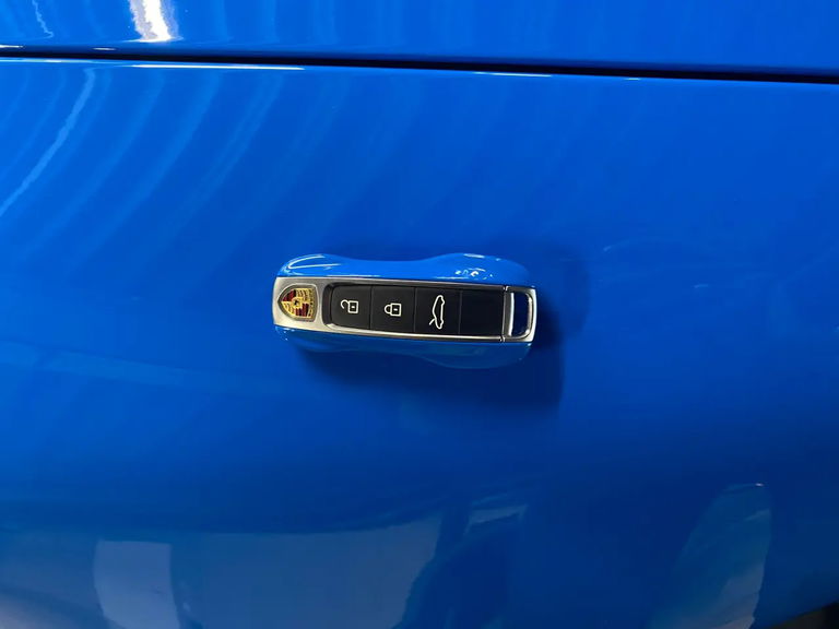 Porsche 992 GT3 Touring