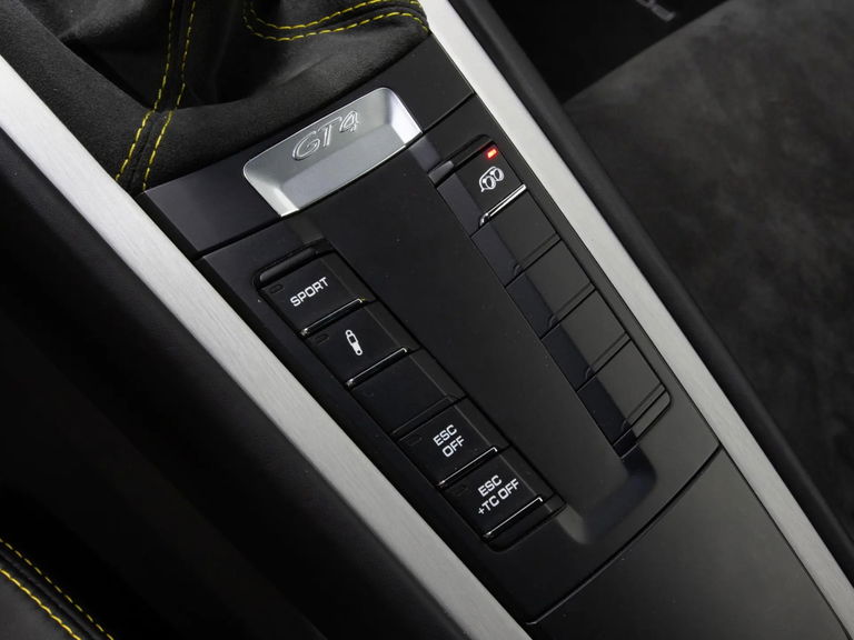 Porsche 981 Cayman GT4