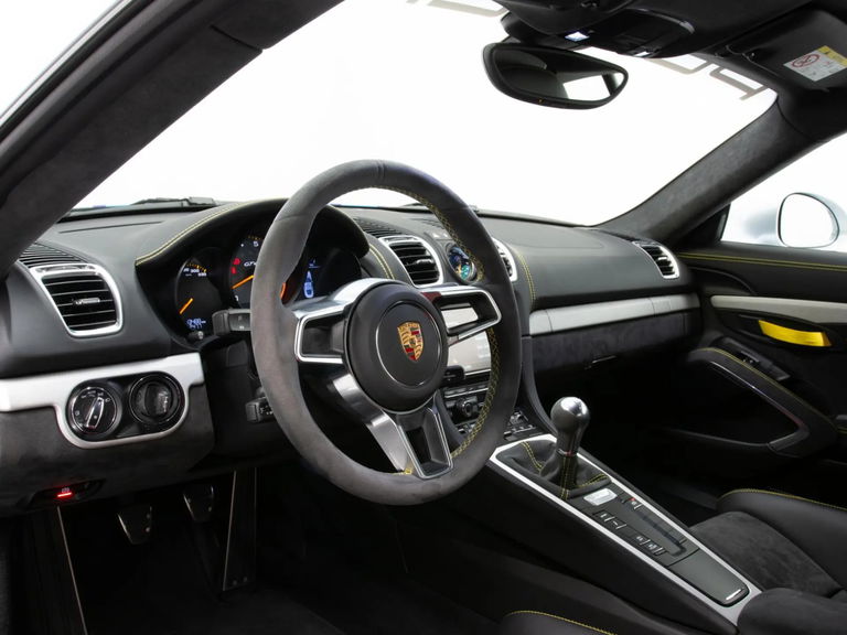 Porsche 981 Cayman GT4