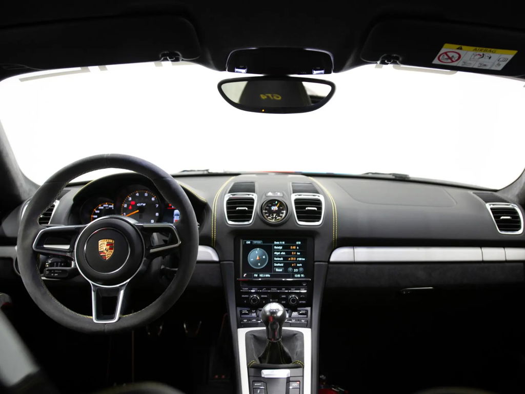 Porsche 981 Cayman GT4