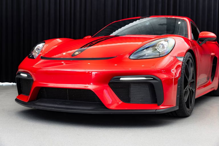 Porsche 718 Cayman GT4