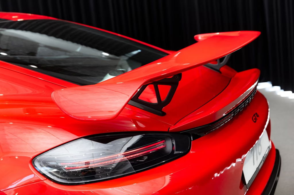 Porsche 718 Cayman GT4