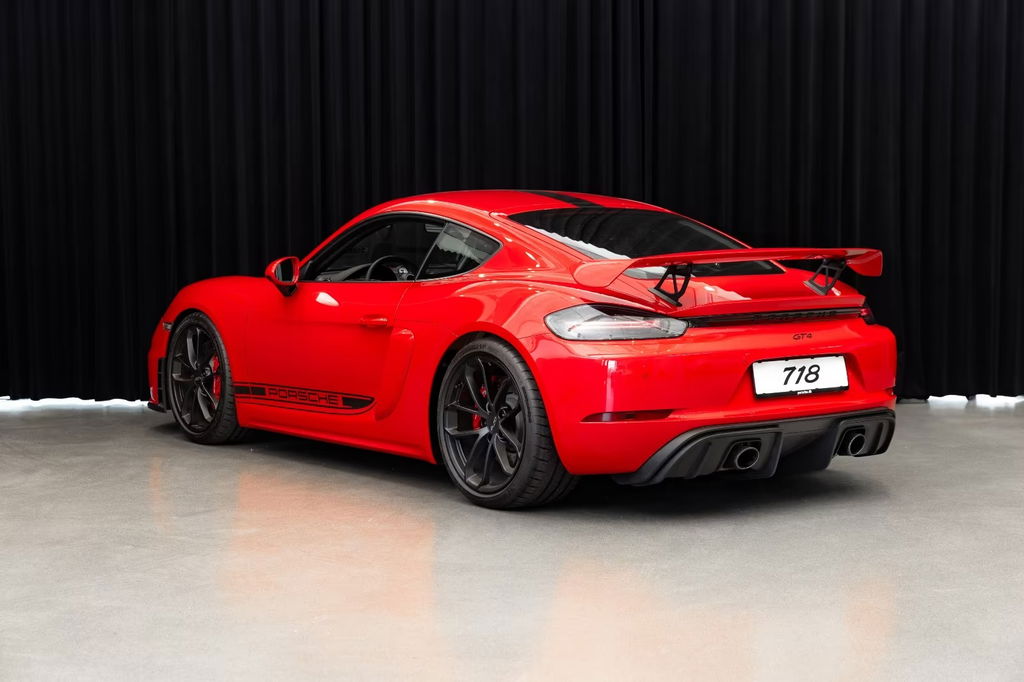 Porsche 718 Cayman GT4