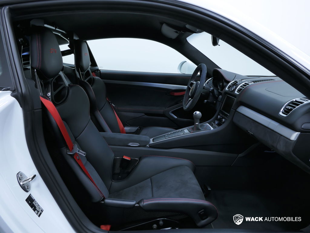 Porsche 981 Cayman GT4