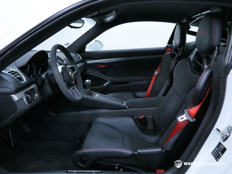 Porsche 981 Cayman GT4