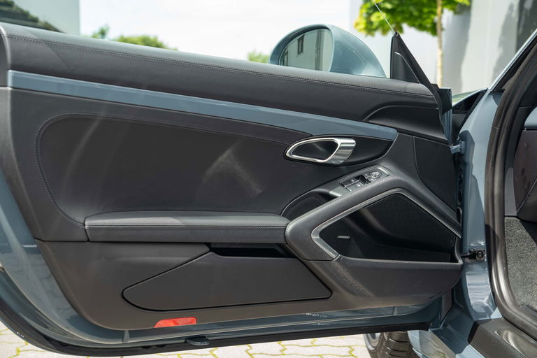 Porsche 991.2 GT3 Touring