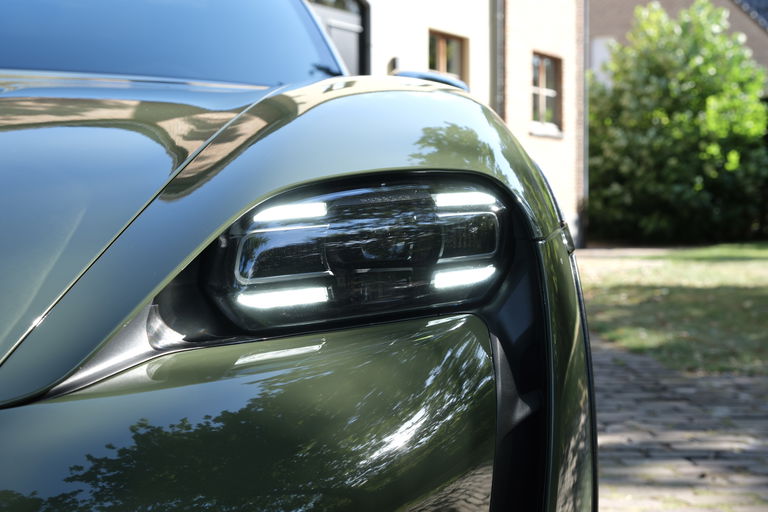 Porsche Taycan 4S Cross Turismo