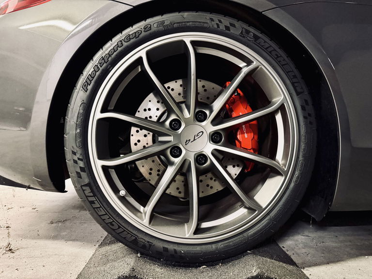 Porsche 981 Cayman GT4