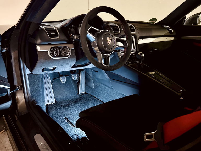 Porsche 981 Cayman GT4