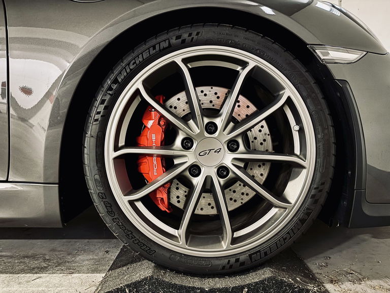 Porsche 981 Cayman GT4