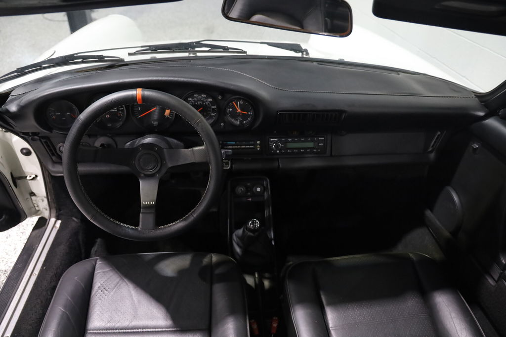 Porsche 911 Carrera 3.2 (US)