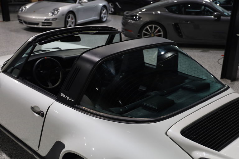 Porsche 911 Carrera 3.2 (US)