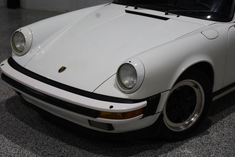 Porsche 911 Carrera 3.2 (US)