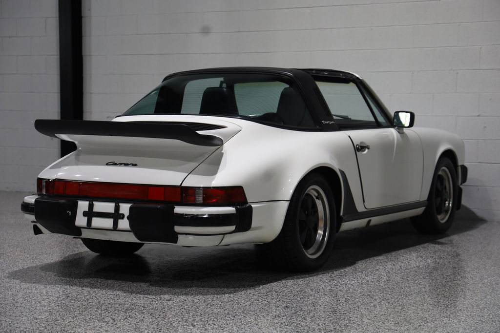 Porsche 911 Carrera 3.2 (US)