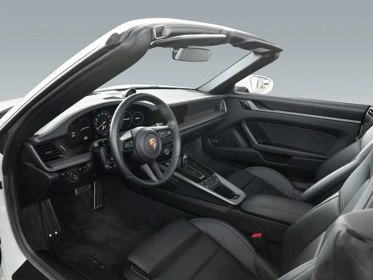 Porsche 992 Carrera 4S