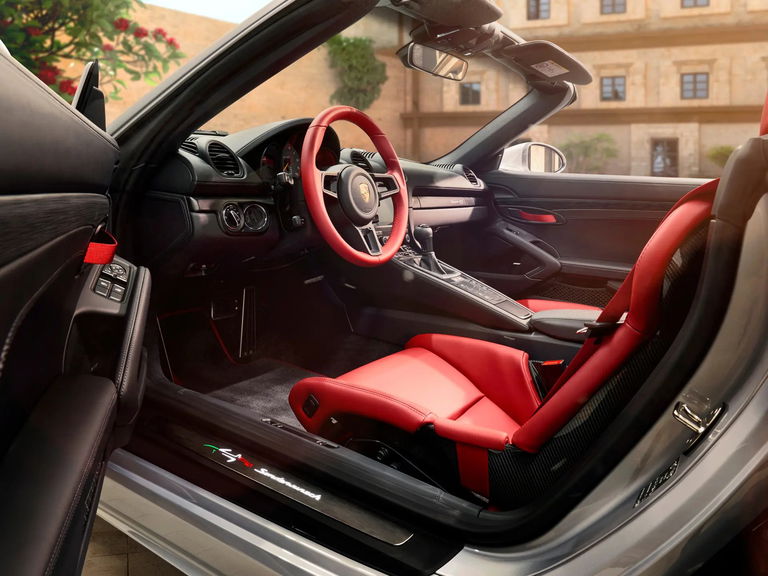 Porsche 718 Spyder RS