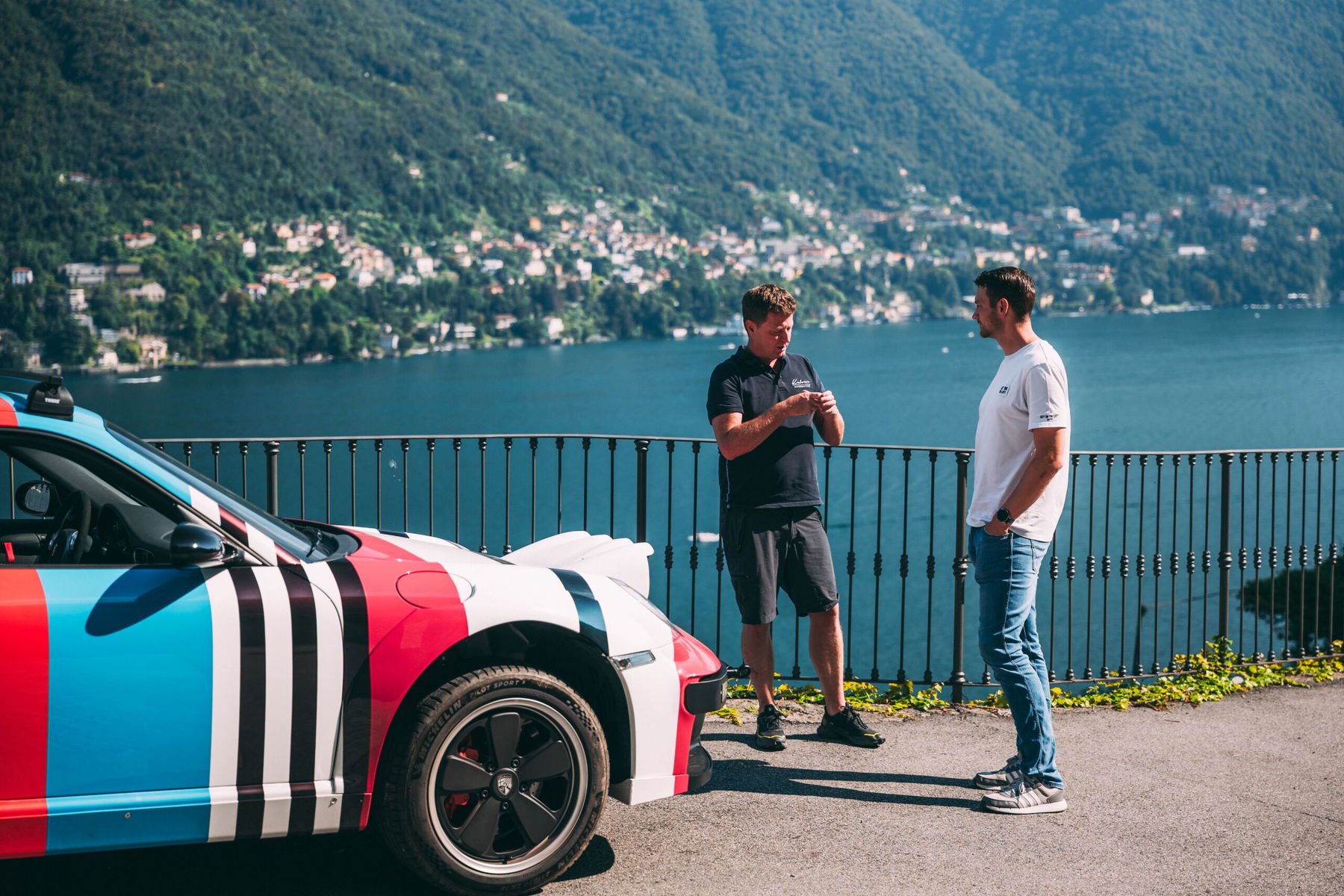 Jan Kalmar and Richard Lindhorst next to the KALMAR Beyond Adventure RS-7 Safari Porsche 911