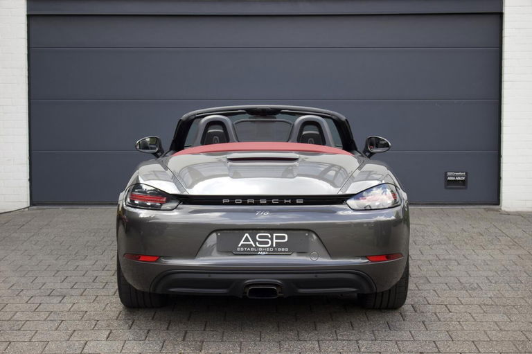 Porsche 718 Boxster