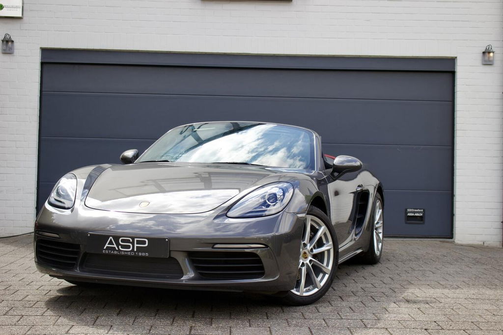 Porsche 718 Boxster