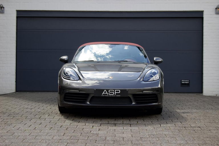 Porsche 718 Boxster