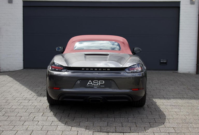 Porsche 718 Boxster
