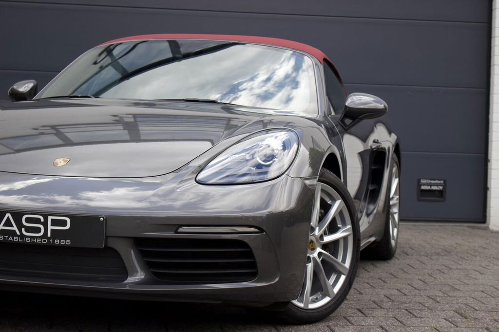 Porsche 718 Boxster