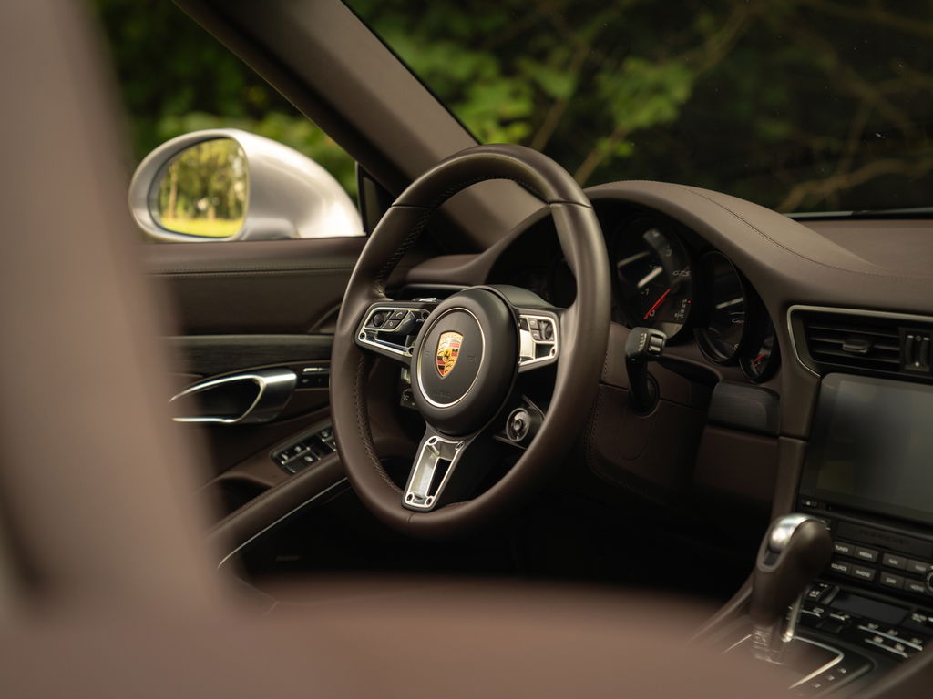 Porsche 991.2 Carrera GTS