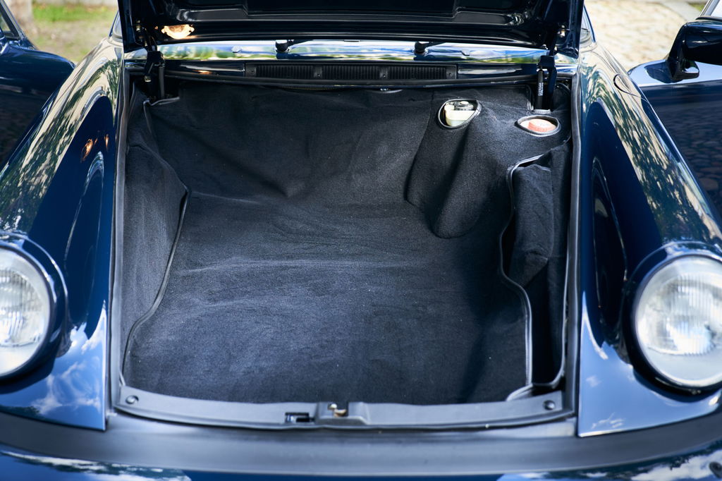 Porsche 911 Carrera 3.2 (US)