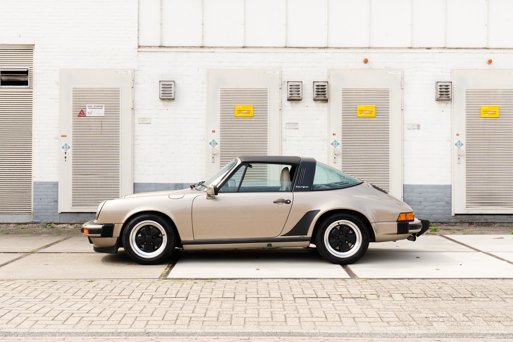 Porsche 911 Carrera 3.2 (US)